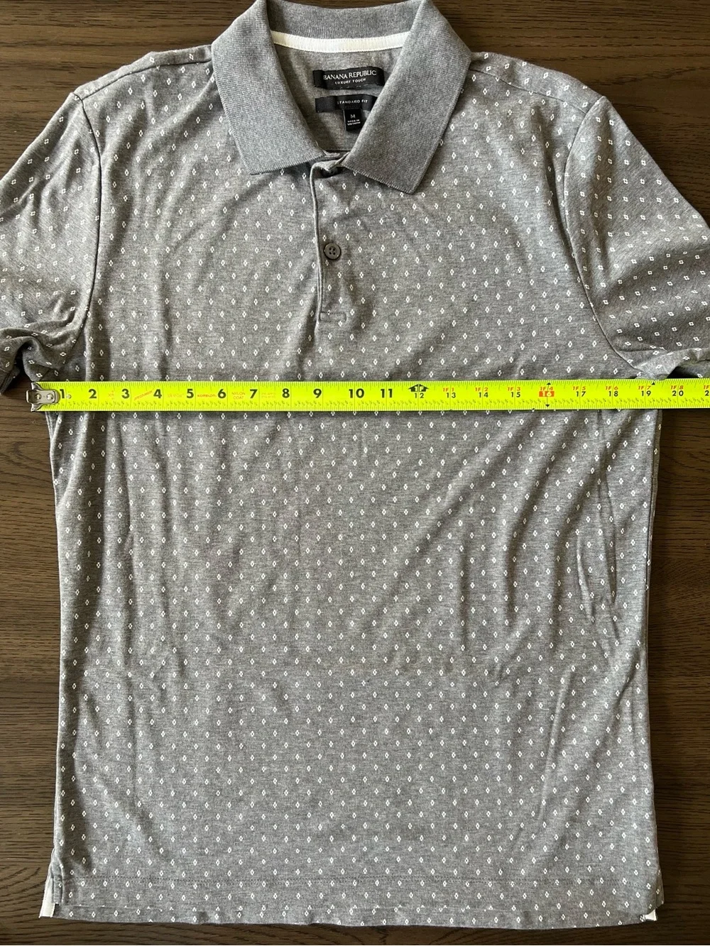 Banana Republic Standard Fit Polo Men’s Medium Gray Luxury Feel Shirt